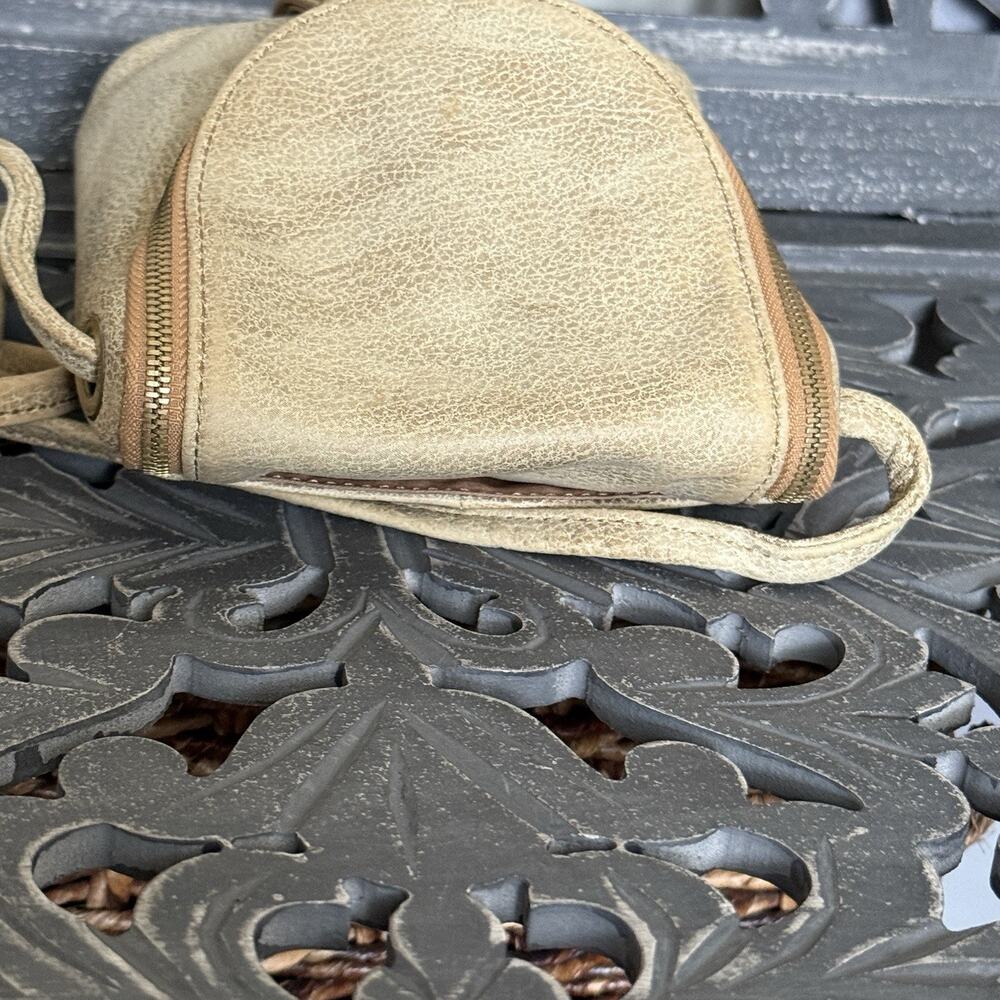 HOBO Fern Crossbody Gold Leaf Metallic Leather Purse Vanilla Girl - Picture 7 of 13